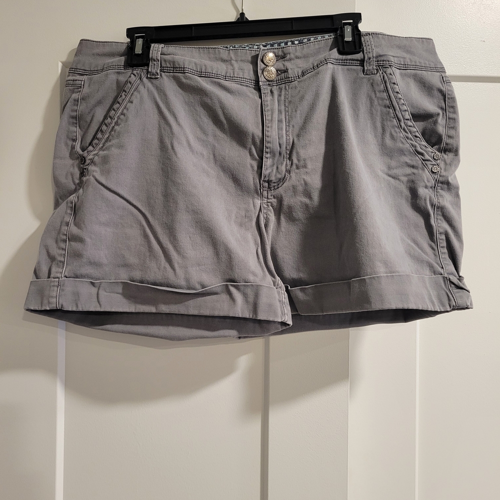 one 5 one Women's Gray Cargo Shorts